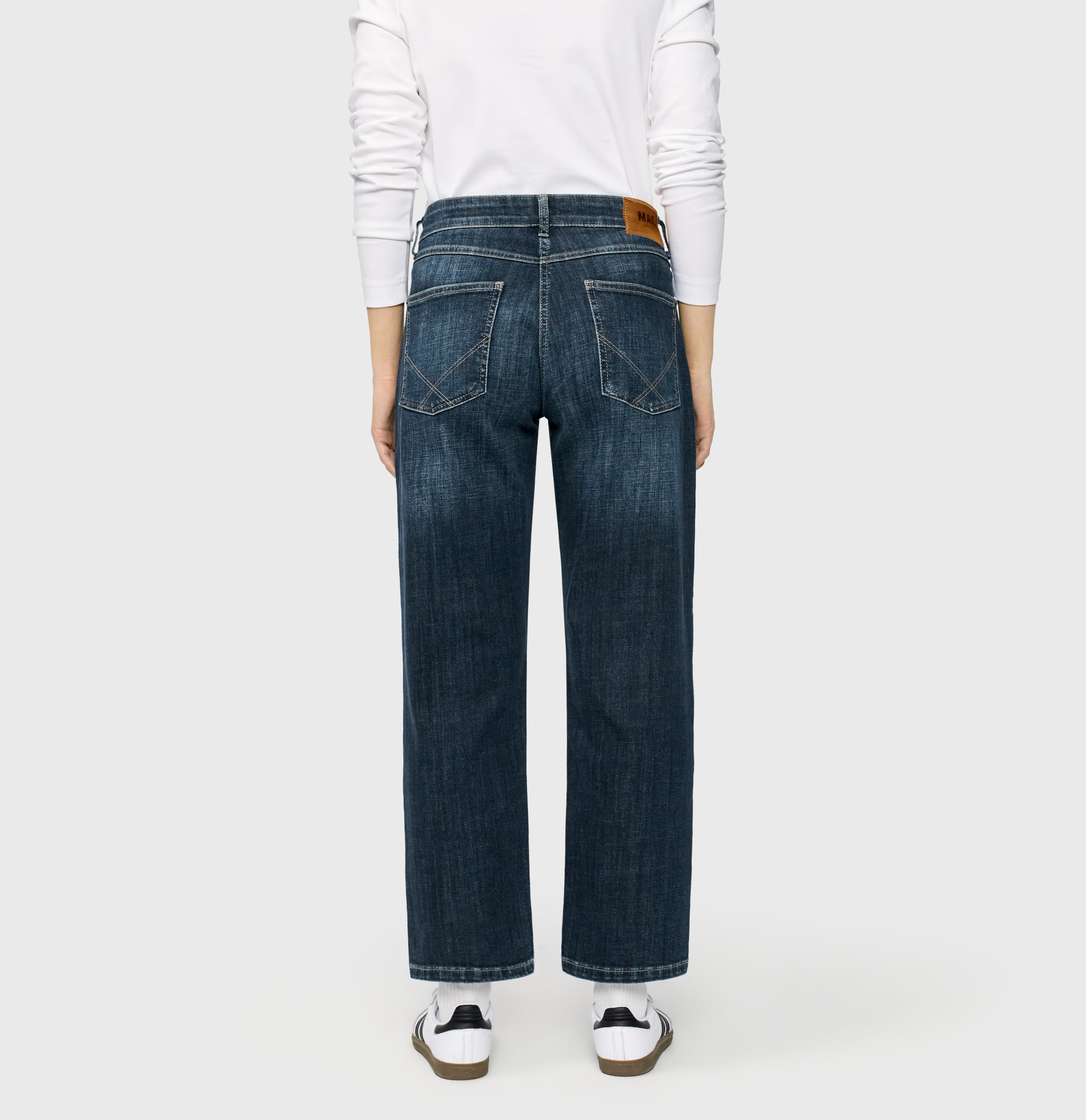 GINA straight crop