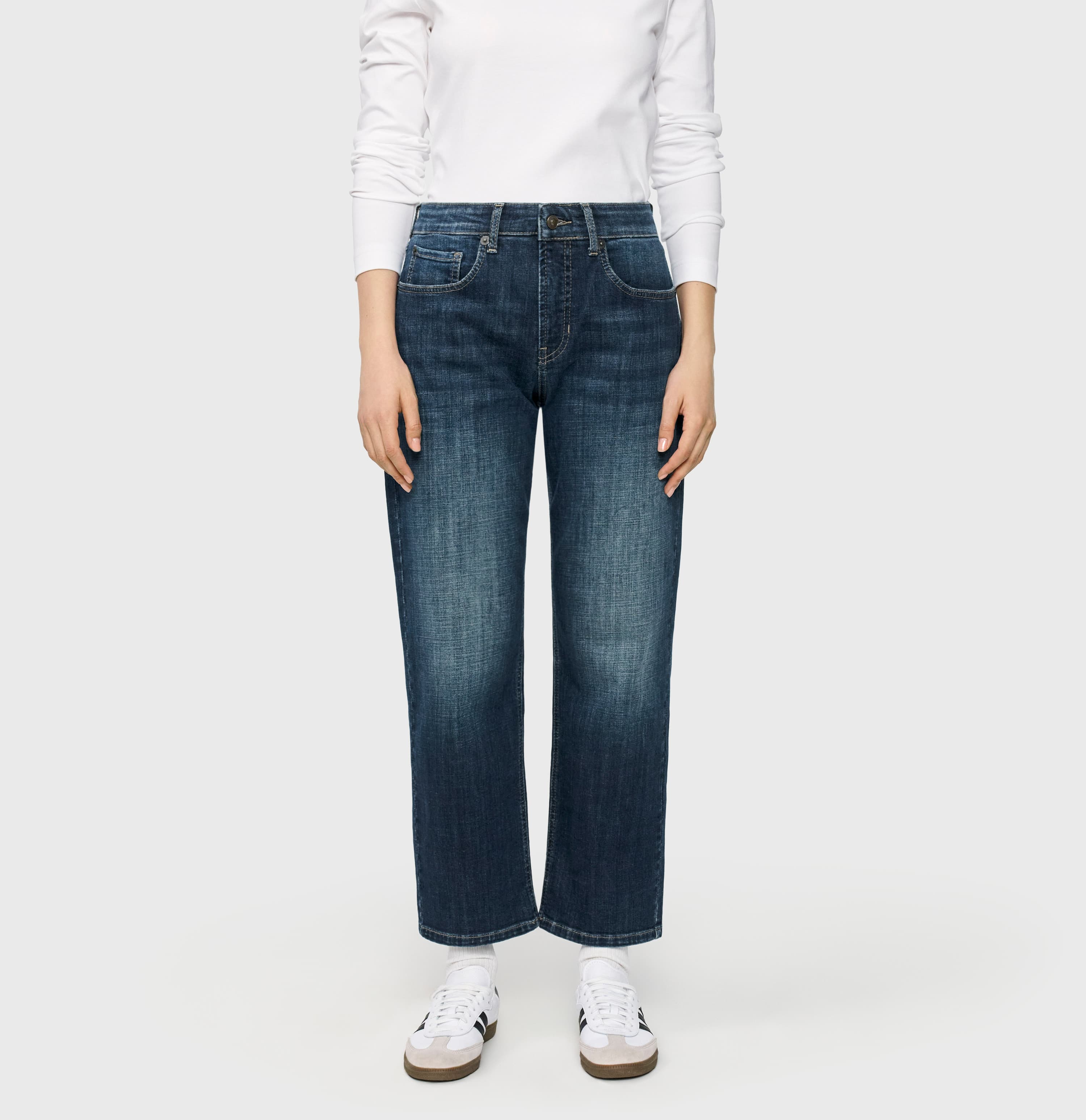 GINA straight crop